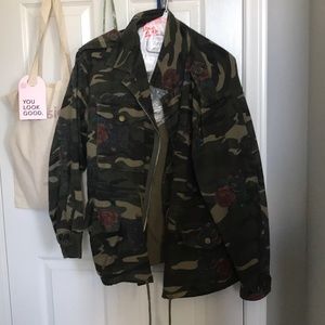 MUST GO ! Army jacket with roses